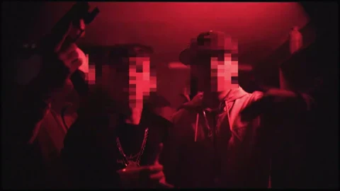 Official thumbnail for EL DINERO ME BUSCO